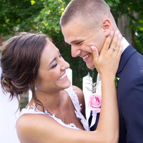 Meet your Posher, Allison - Picture 1 of 1